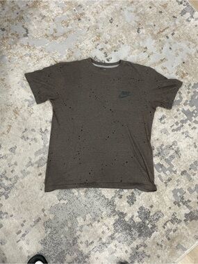 Nike Men’s cement Brown Short-Sleeve Crew Tee